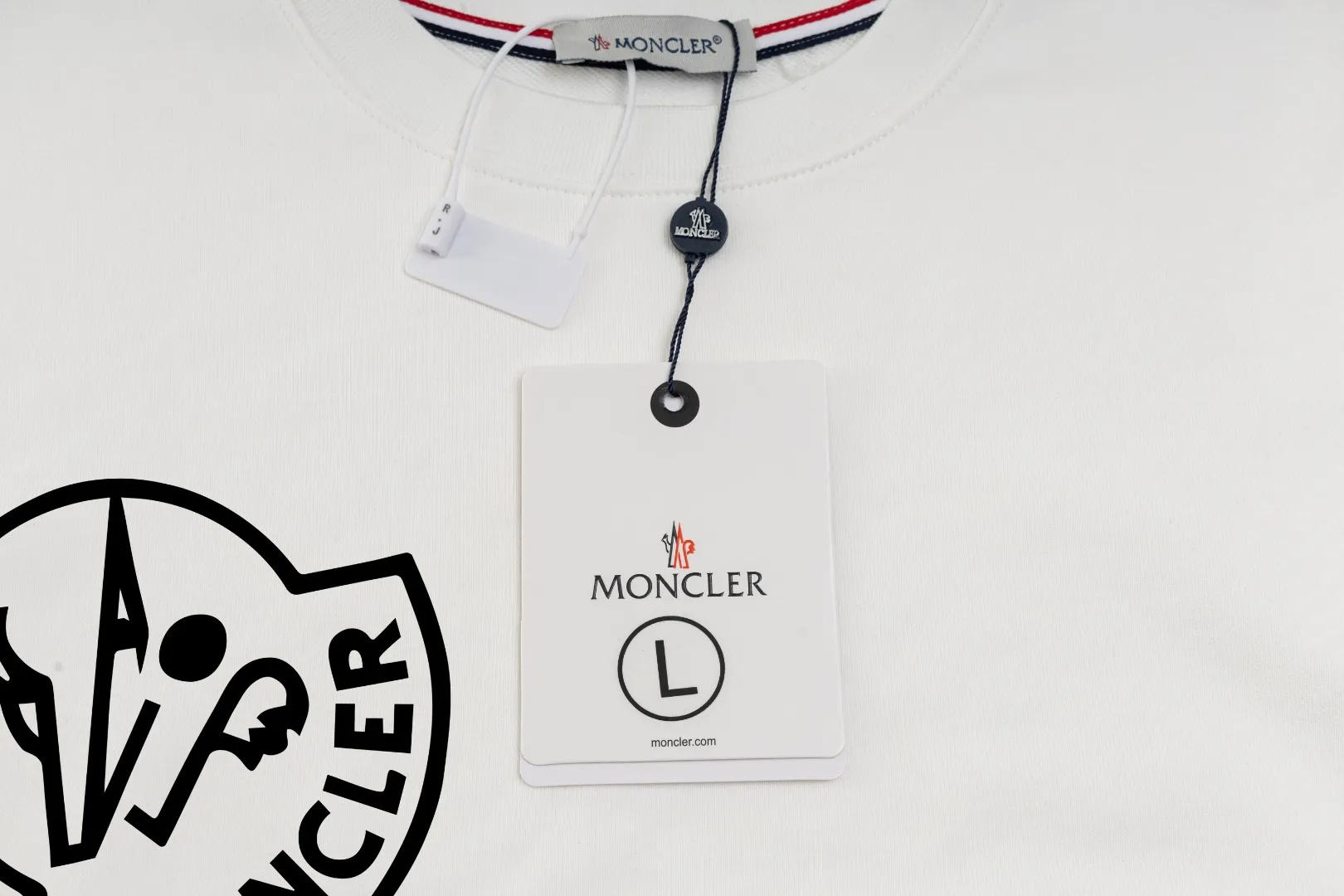 【 Quality】 【🎉 🎊】 【 MONCLER】【In Stock 】 🏅2024 New Arrival Premium 3D LOGO ， ， Premium ⚠️ ： 460 ， 21S 10S 26/2 1*1 ！ ， ， ， ， ， ！ Same Style ✔ Same Style： ❗ ✔【 Same Style， In Stock！】 ➡Size：S M L XL XXL ➡ ：Black White ⚠️Size Size